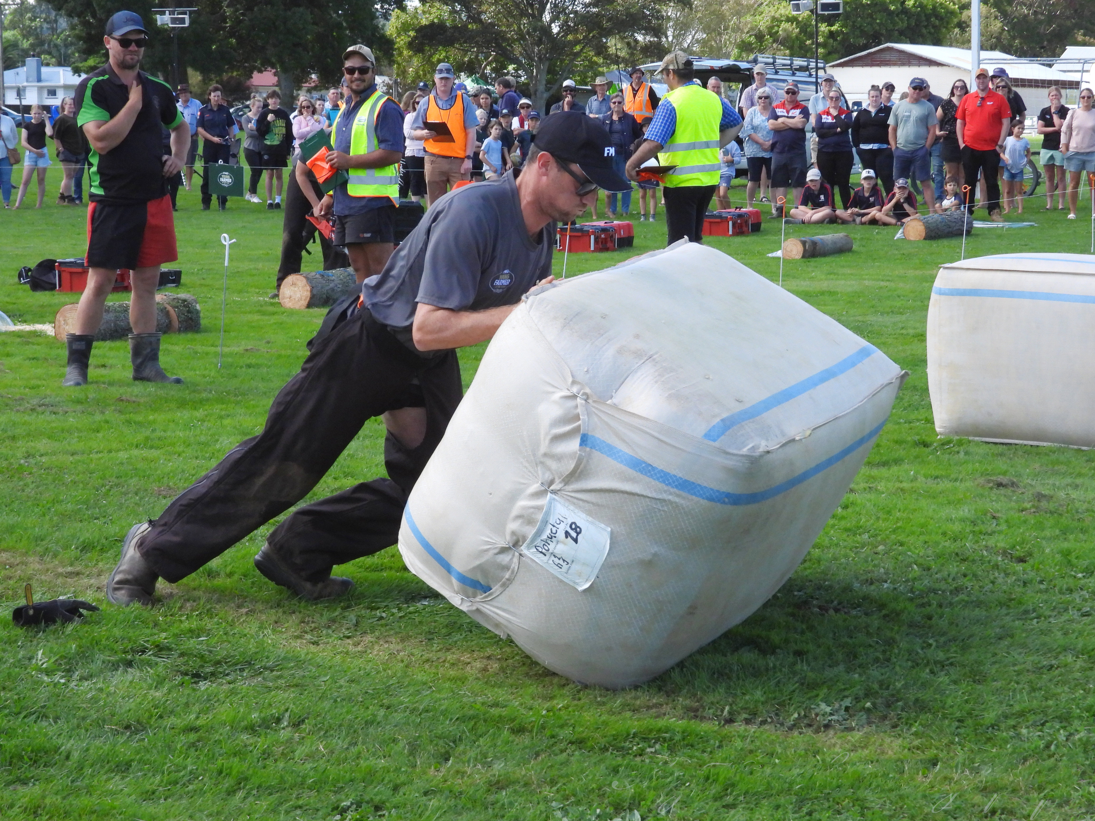 Patrick Crawshaw competing in the head-to-head (photo credit Meg Horrocks Photography)